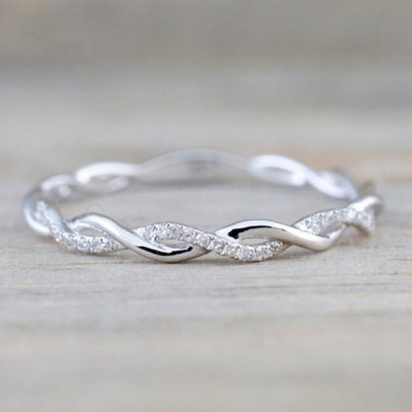 💍STERLING SILVER DIAMOND TWISTED ETERNITY RING💍 - Picture 1 of 3